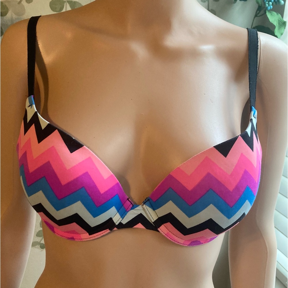 Sz 34C PINK Victoria’s Secret Wear Everywhere Push Up Bra